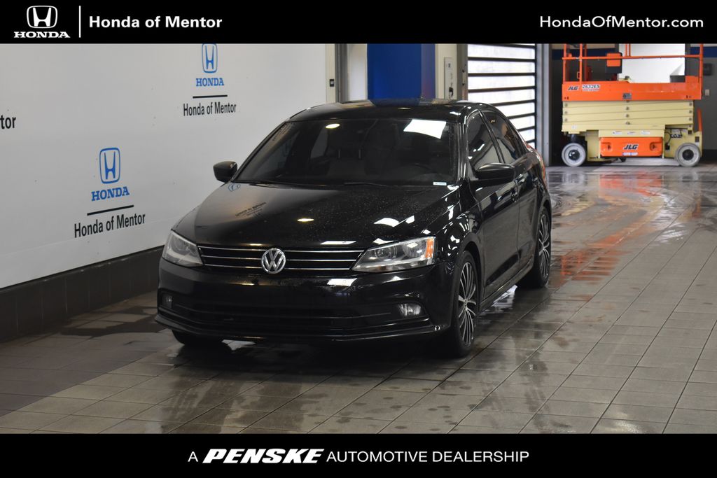 2016 Volkswagen Jetta Sport -
                Mentor, OH