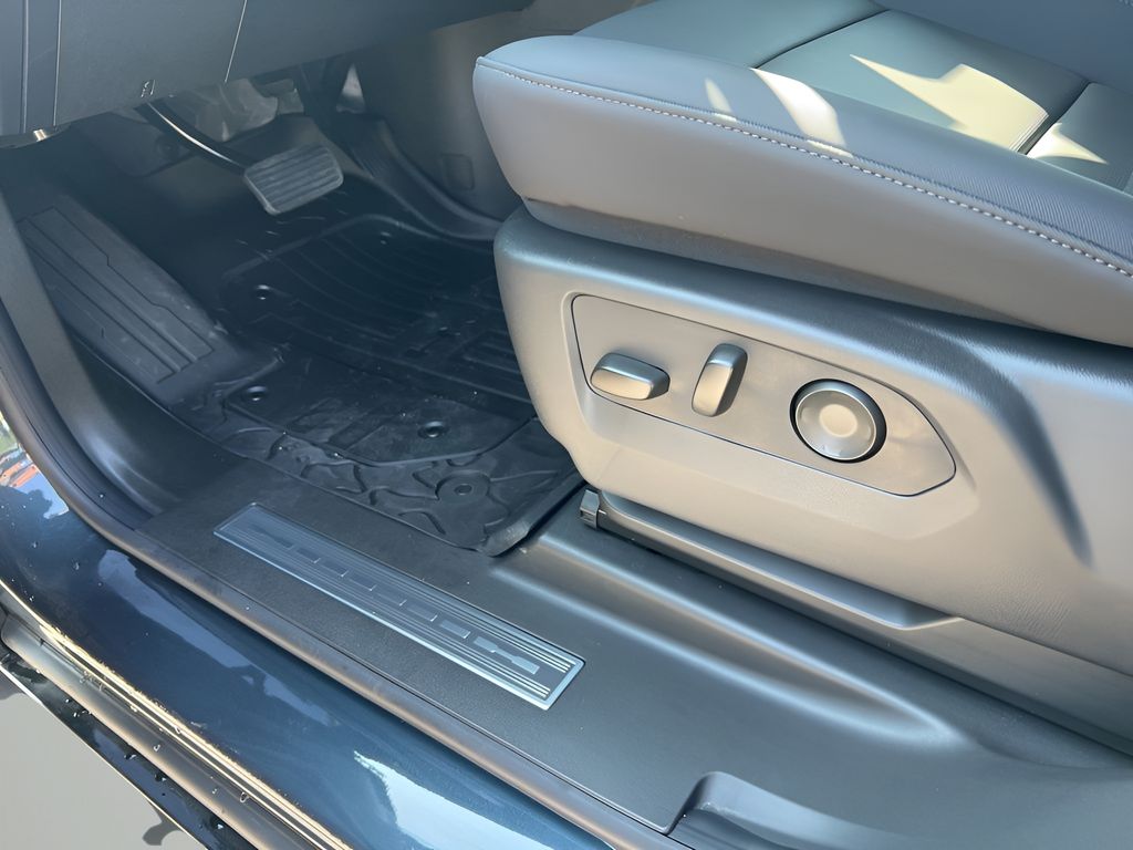 New Car 2025 Gmc Hummer Ev Pickup  2x For Sale Under $100,000 In Austin, Texas