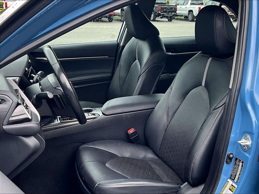2024 Toyota Camry — photo 10