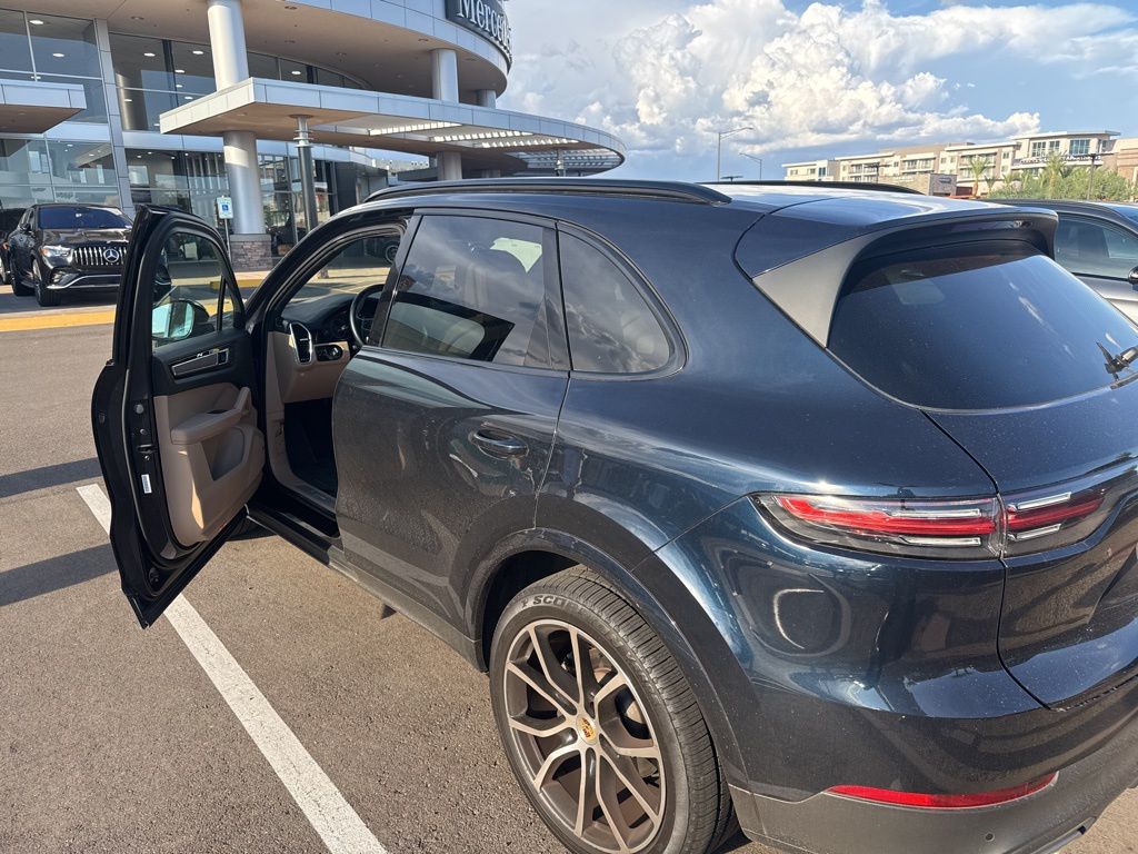 Thumbnail: 2021 Porsche Cayenne - 4