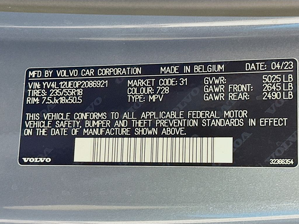 Thumbnail: 2023 Volvo XC40 - 32