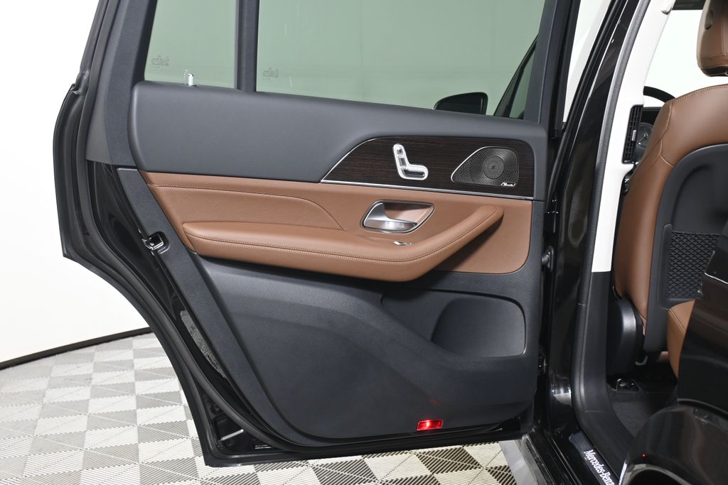 Thumbnail: 2026 Mercedes-Benz GLS - 26