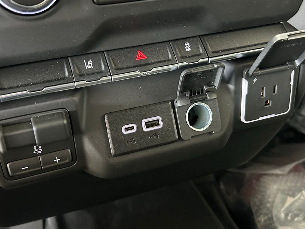 New 2026 Summit White Chevrolet Work Truck image 46