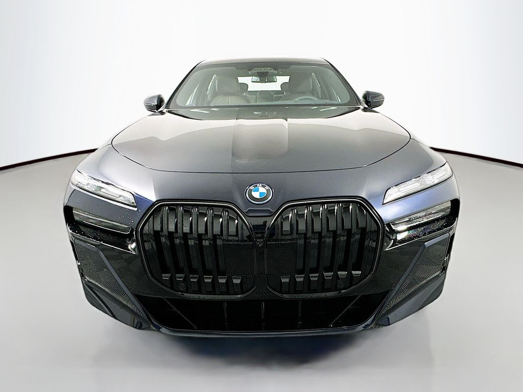 Thumbnail: 2026 BMW 7 Series - 3