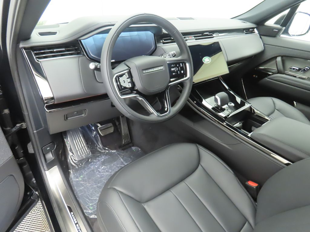 Thumbnail: 2025 Land Rover Range Rover Sport - 10