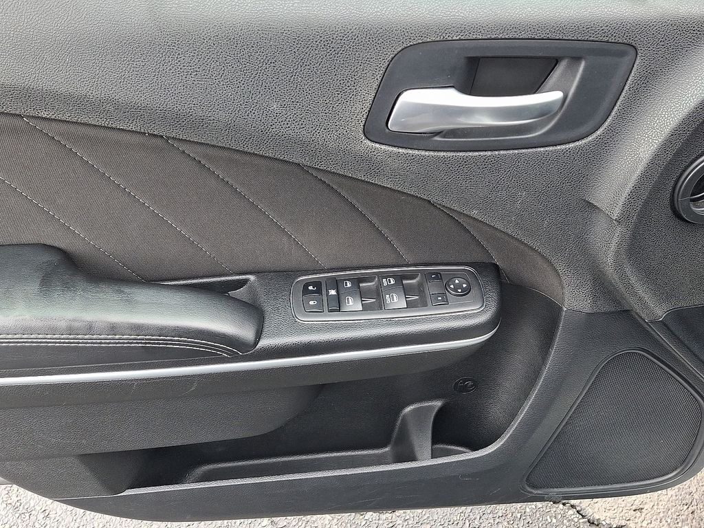 Thumbnail: 2022 Dodge Charger - 13