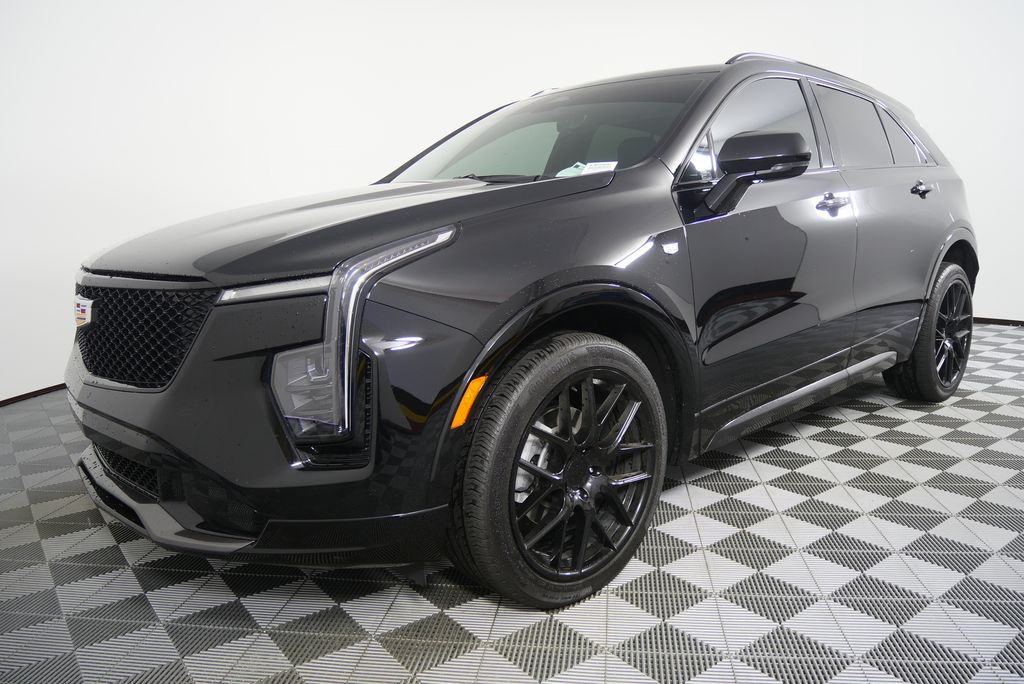 Thumbnail: 2024 Cadillac XT4 - 8