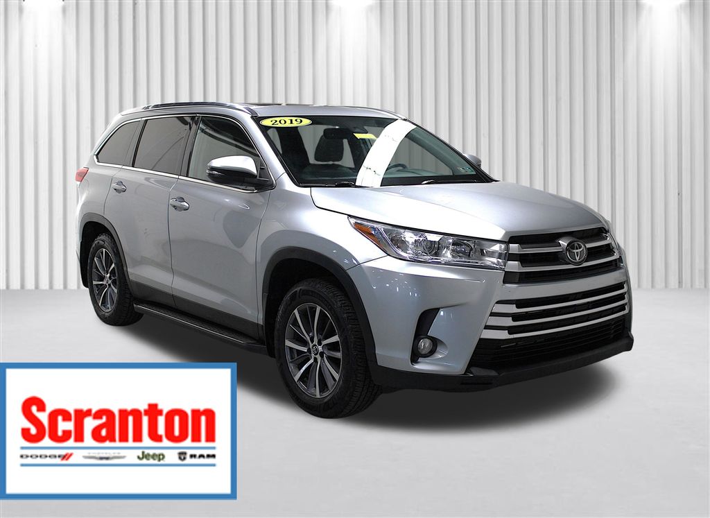 Celestial Silver Metallic 2019 Toyota Highlander SUV / Crossover All-Wheel Drive 8-Speed Automatic