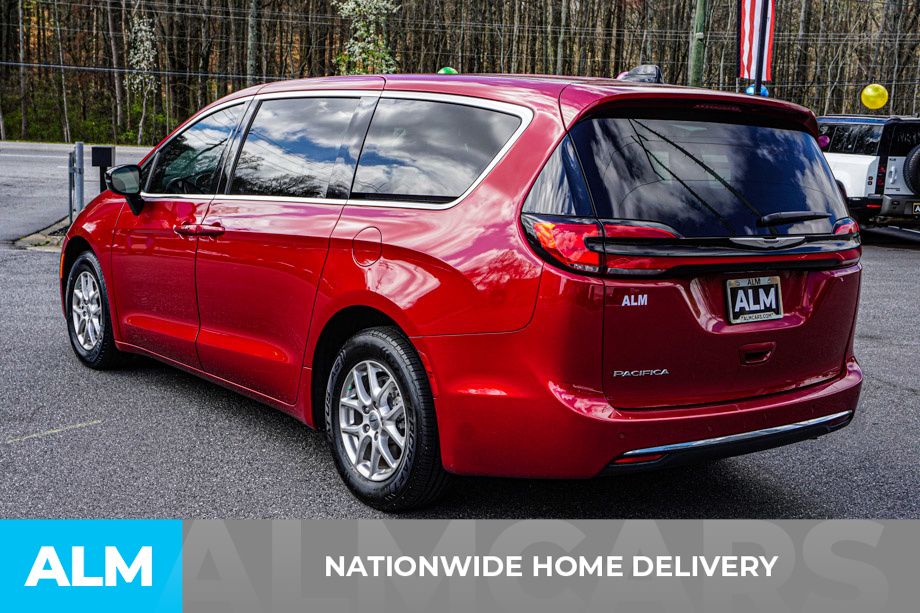 Used 2024 Red Chrysler Touring L image 5