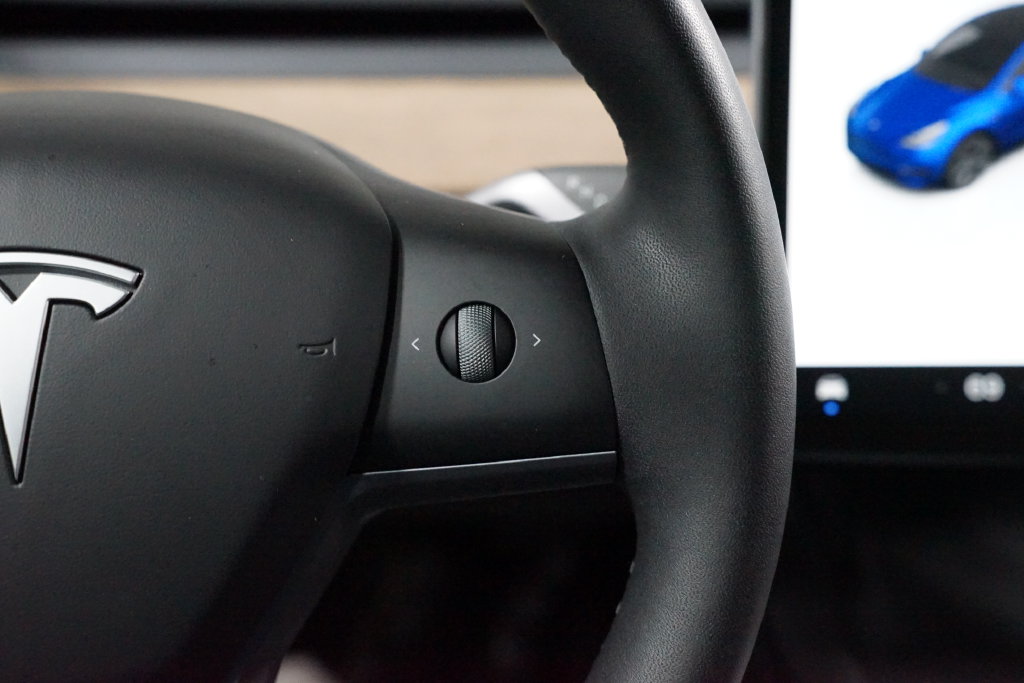 Thumbnail: 2025 Tesla Model Y - 13