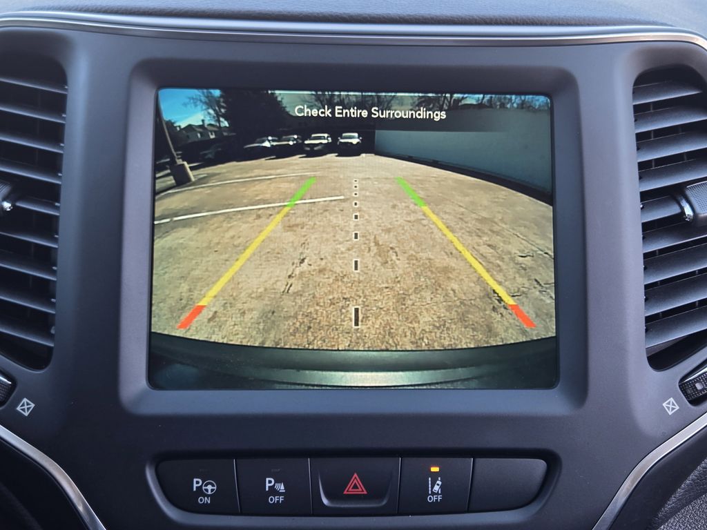 used 2023 Jeep Cherokee car, priced at $21,392