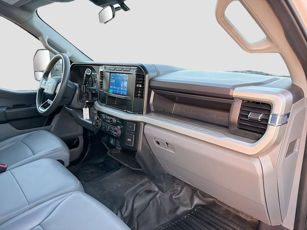 2024 Ford F-350 Super Duty XL - Photo 26