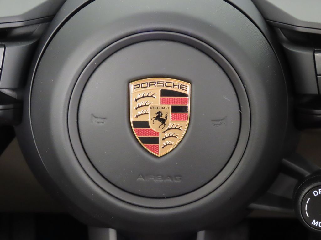 Thumbnail: 2026 Porsche Macan - 21