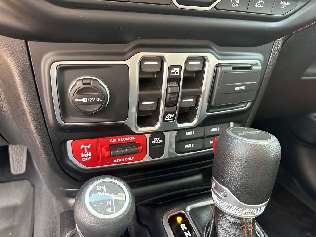 Used Car 2021 Jeep Gladiator  Mojave For Sale Under $40,000 In Austin, Texas