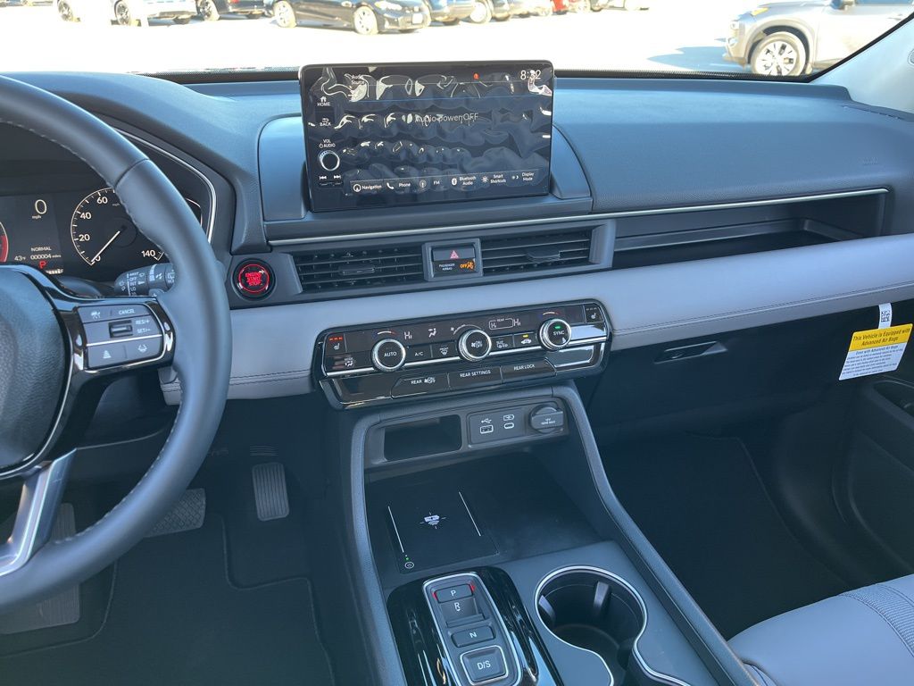 Thumbnail: 2025 Honda Pilot - 10