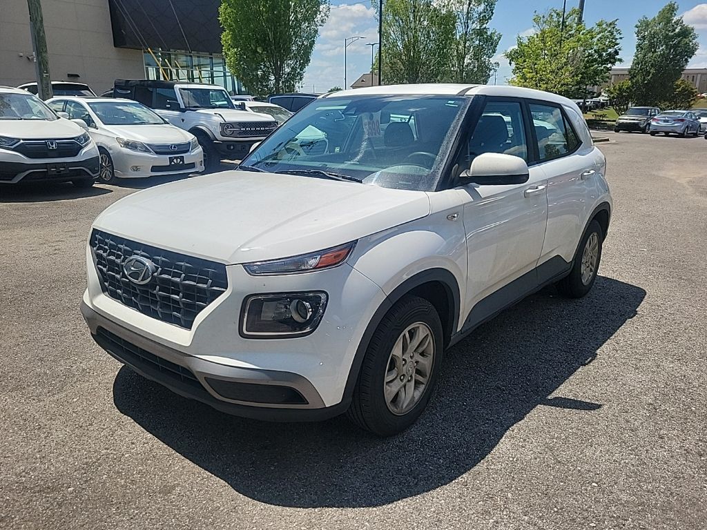 Ceramic White 2021 Hyundai Venue SE FWD SUV / Crossover Front-Wheel Drive Continuously Variable Transmission