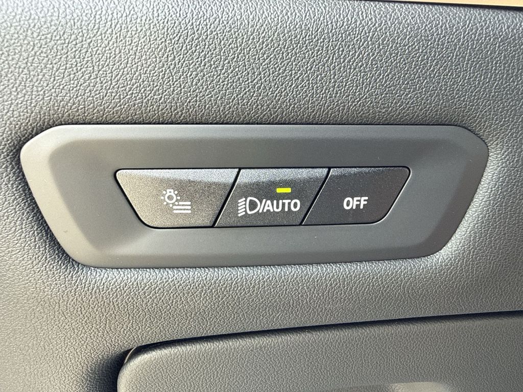 Thumbnail: 2026 BMW X5 - 28