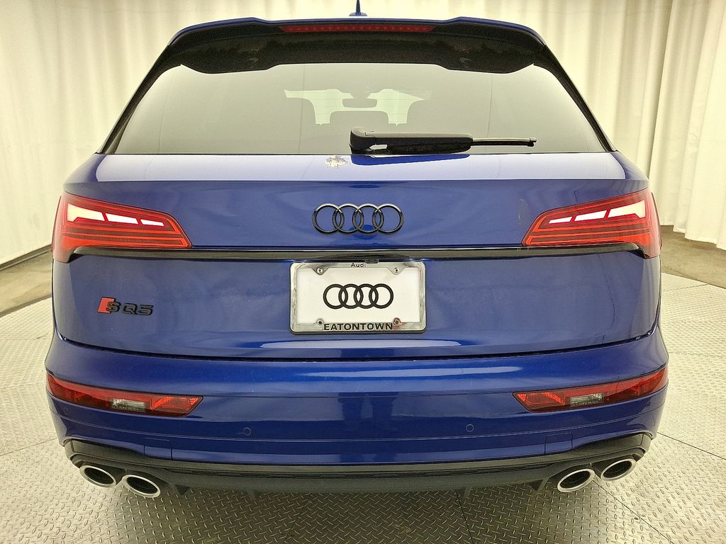 Thumbnail: 2022 Audi SQ5 - 5