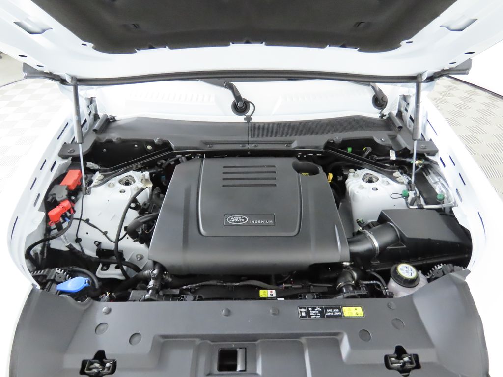2025 Land Rover Defender 110 29