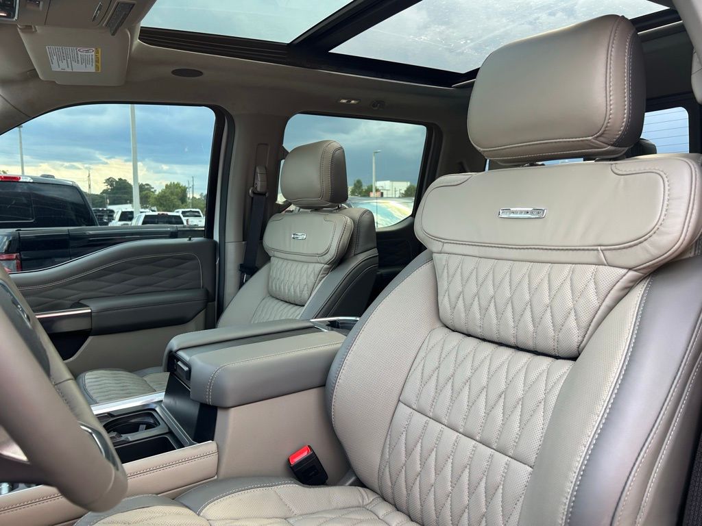 2025 Ford F-450 Super Duty Platinum