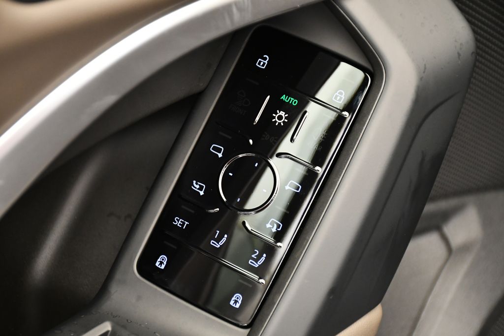 Thumbnail: 2025 Audi Q5 - 32