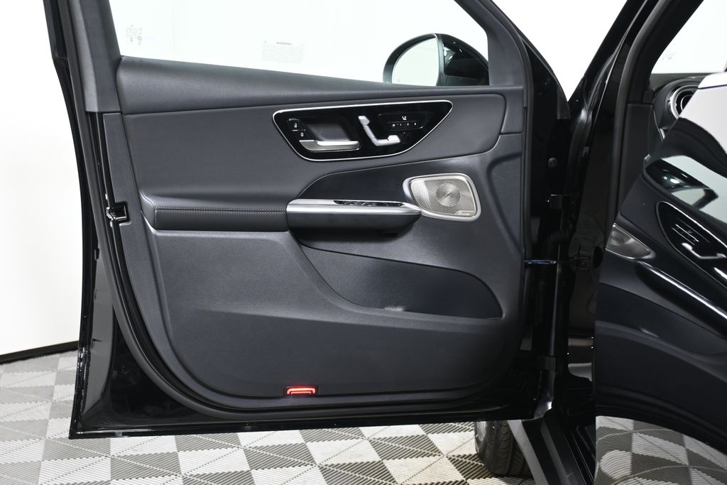 Thumbnail: 2026 Mercedes-Benz GLC - 23