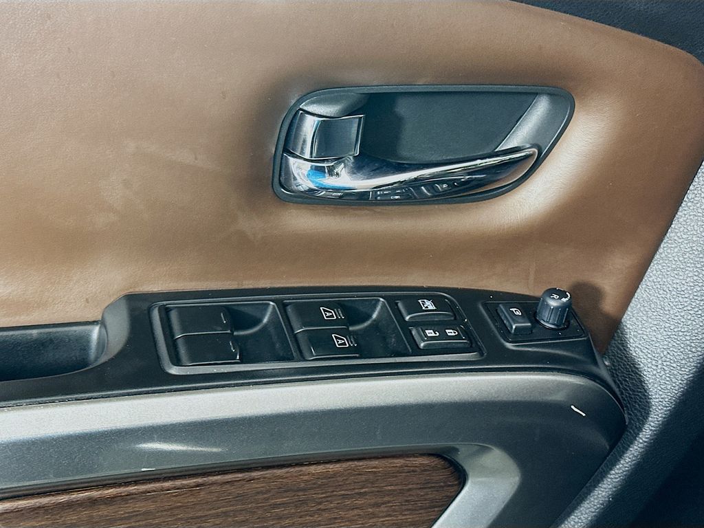 Thumbnail: 2017 Nissan Titan - 18