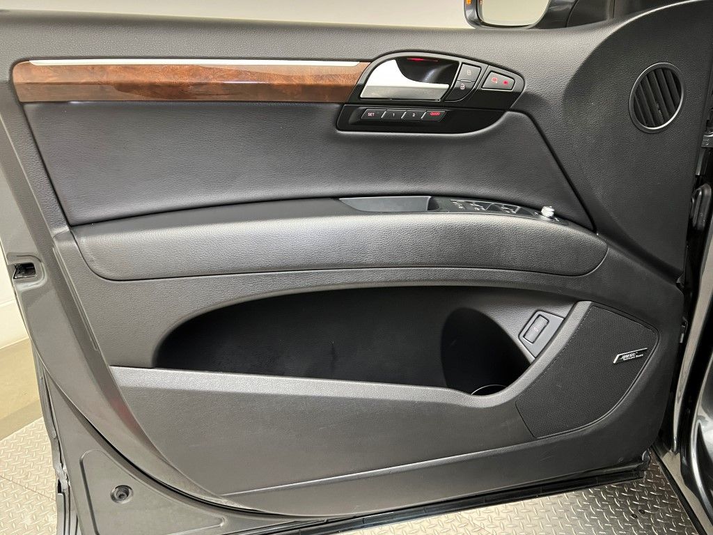 Thumbnail: 2015 Audi Q7 - 31