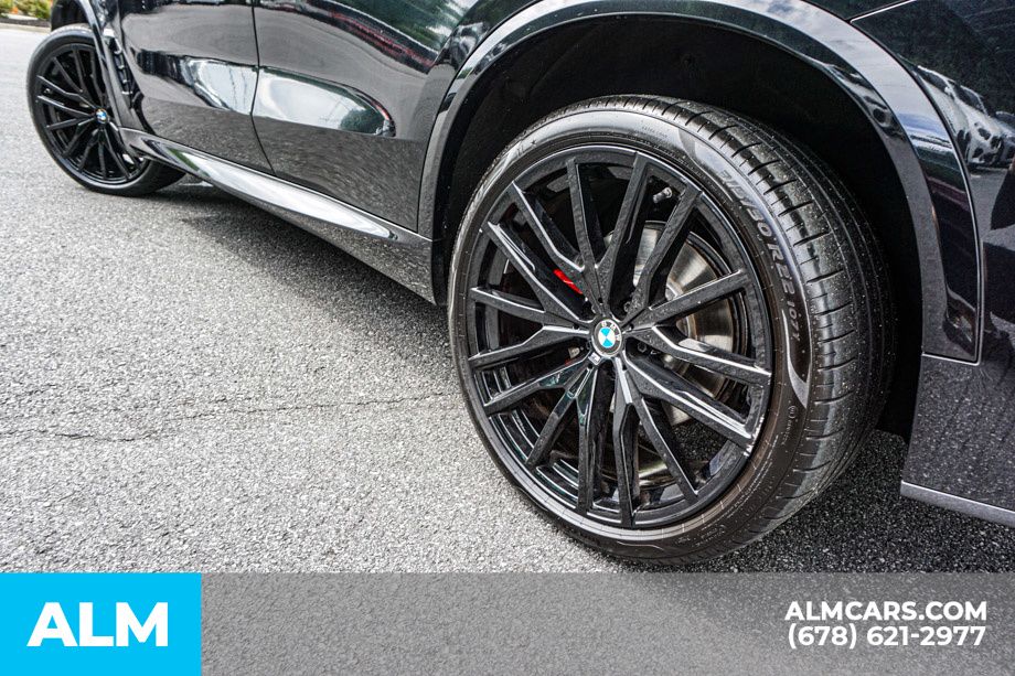 Used 2025 Black BMW sDrive40i image 17