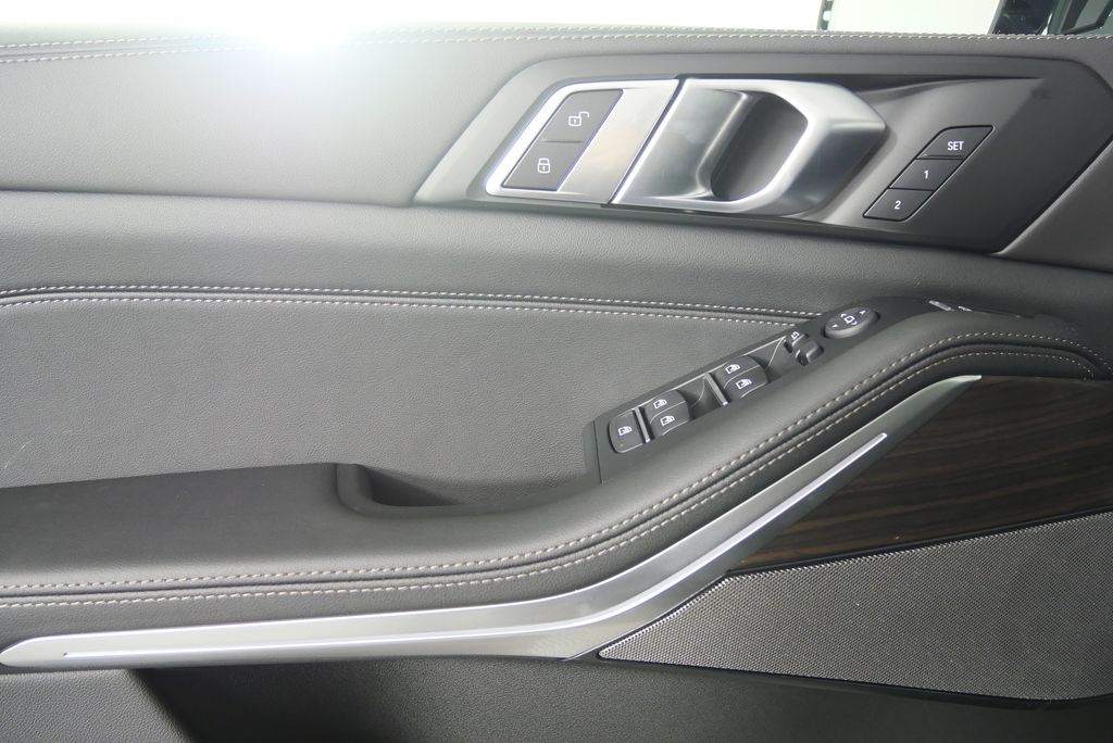 Thumbnail: 2026 BMW X5 - 8