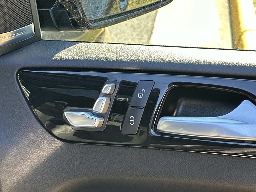 Thumbnail: 2017 Mercedes-Benz GLE - 20