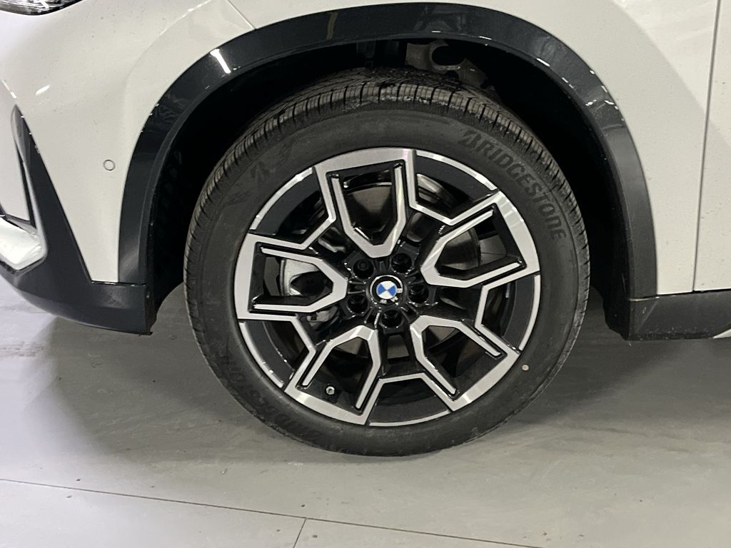 Thumbnail: 2026 BMW X1 - 10