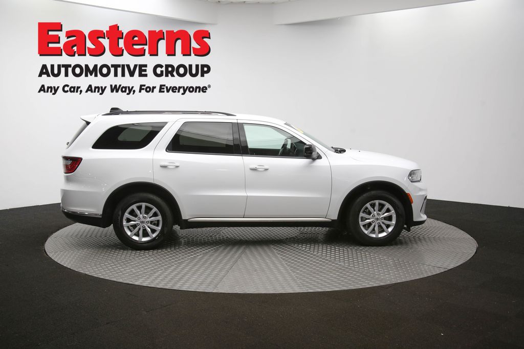 Used 2023 White Dodge SXT image 41