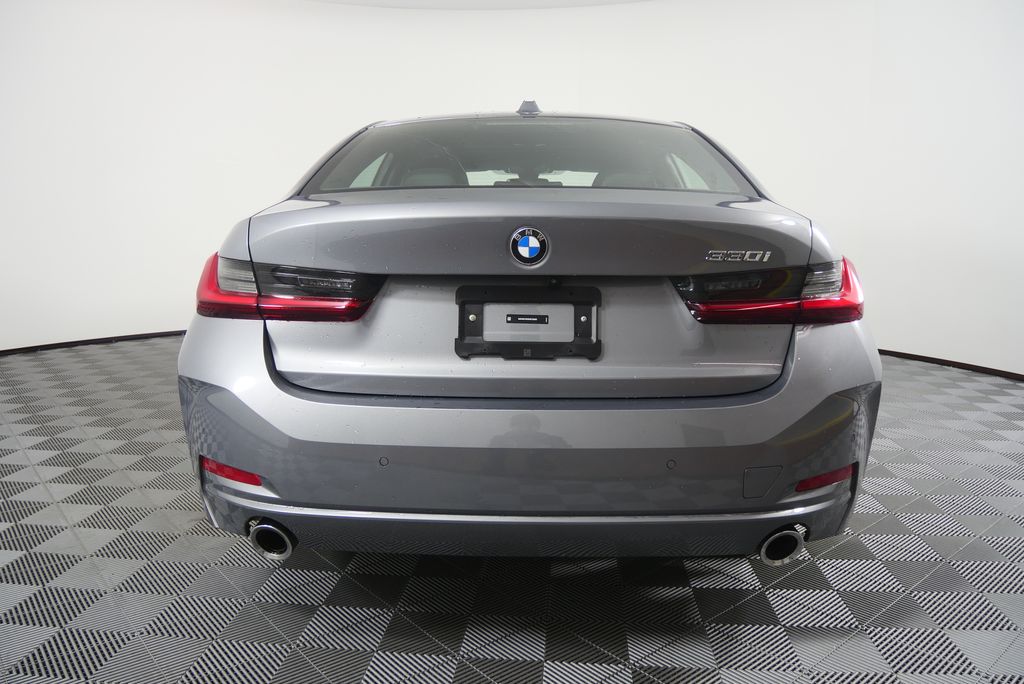 Thumbnail: 2025 BMW 3 Series - 4