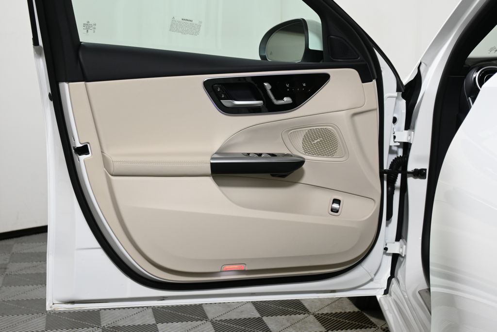 2025 Mercedes-Benz C-Class C 300 22