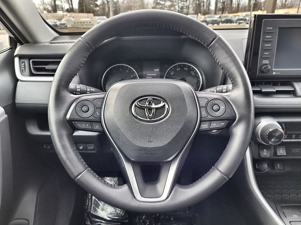 2021 Toyota RAV4 XLE 14