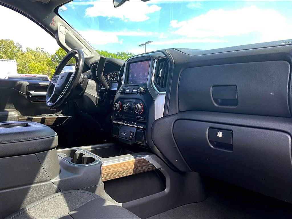 2021 Chevrolet Silverado 1500 — photo 21