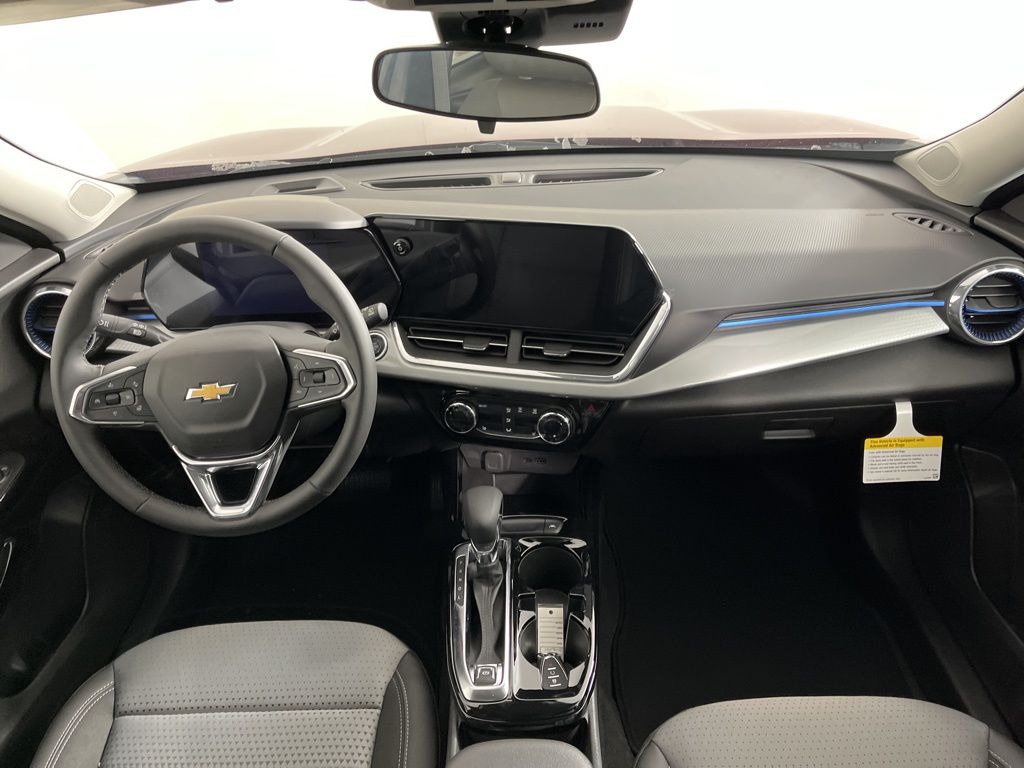 2025 Chevrolet Trax LT 16