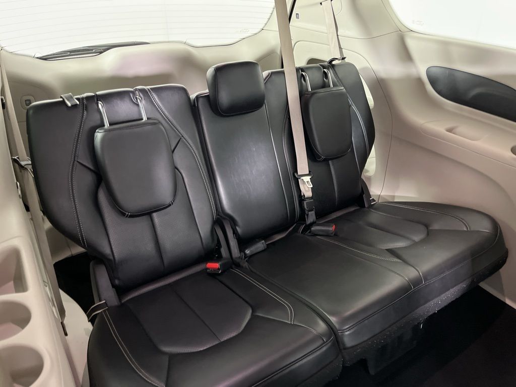 2023 Chrysler Pacifica Touring L 12
