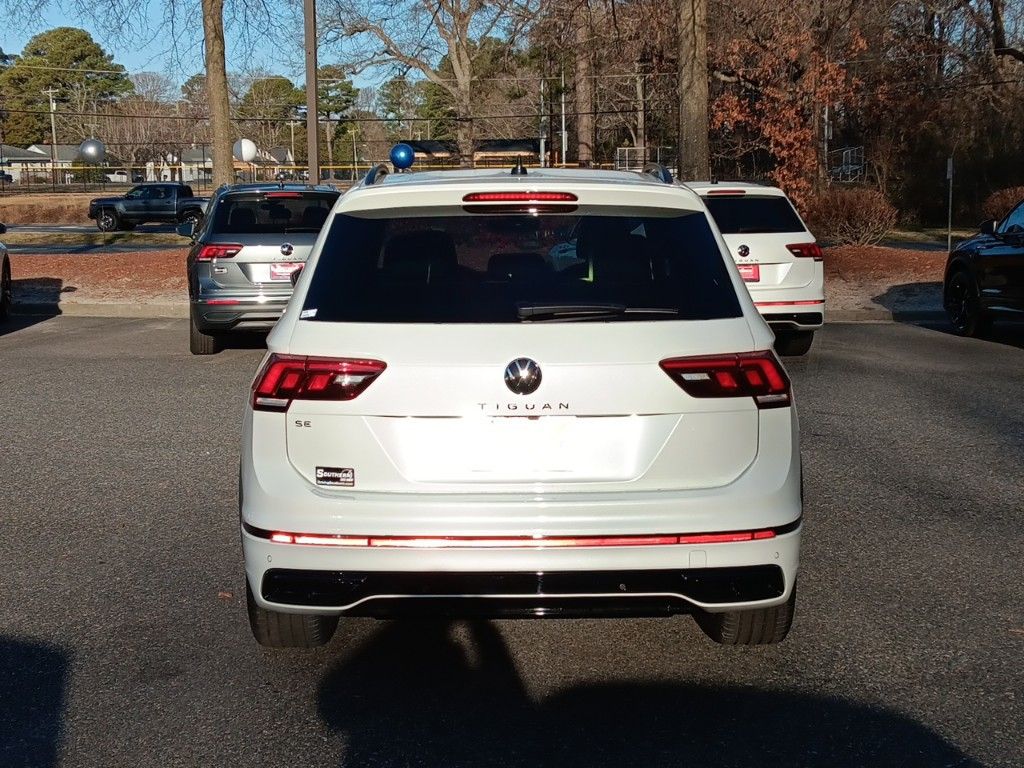 2024 Volkswagen Tiguan 2.0T SE R-Line Black 4