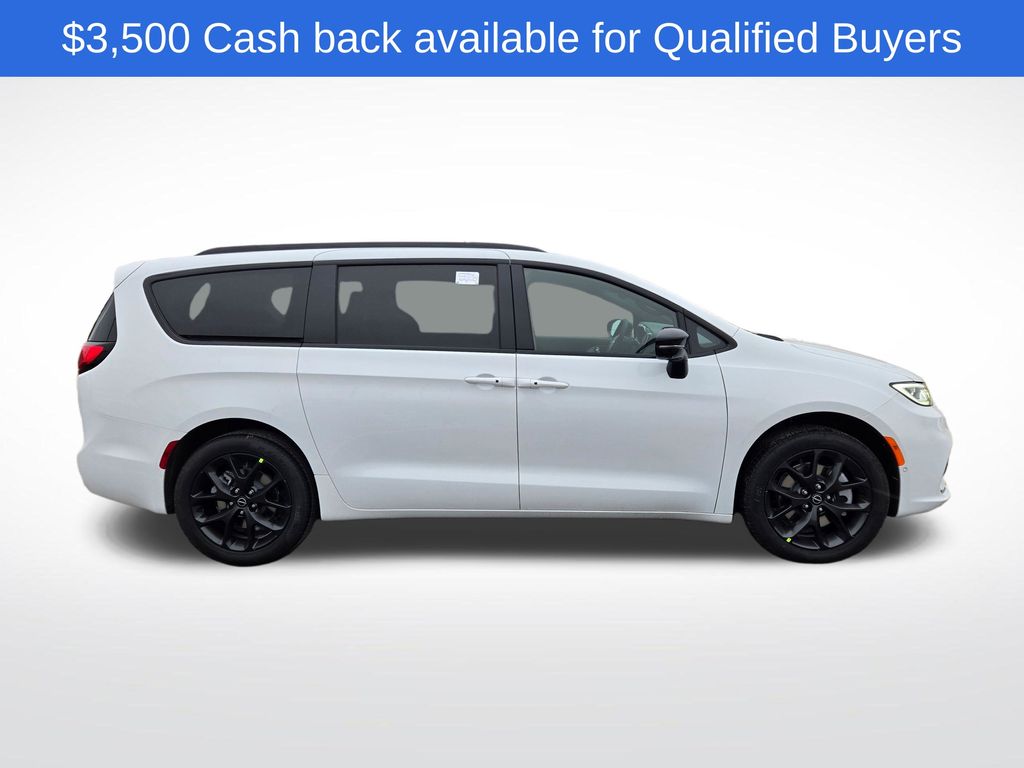 View vehicle photo 2