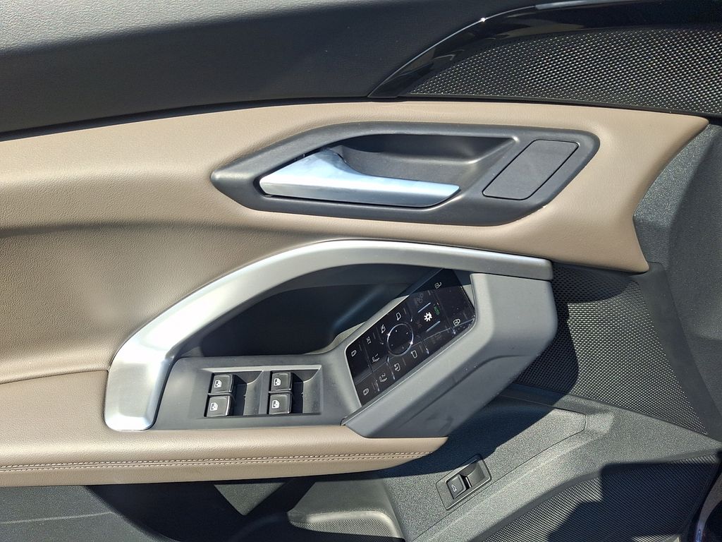 Thumbnail: 2025 Audi Q5 - 12