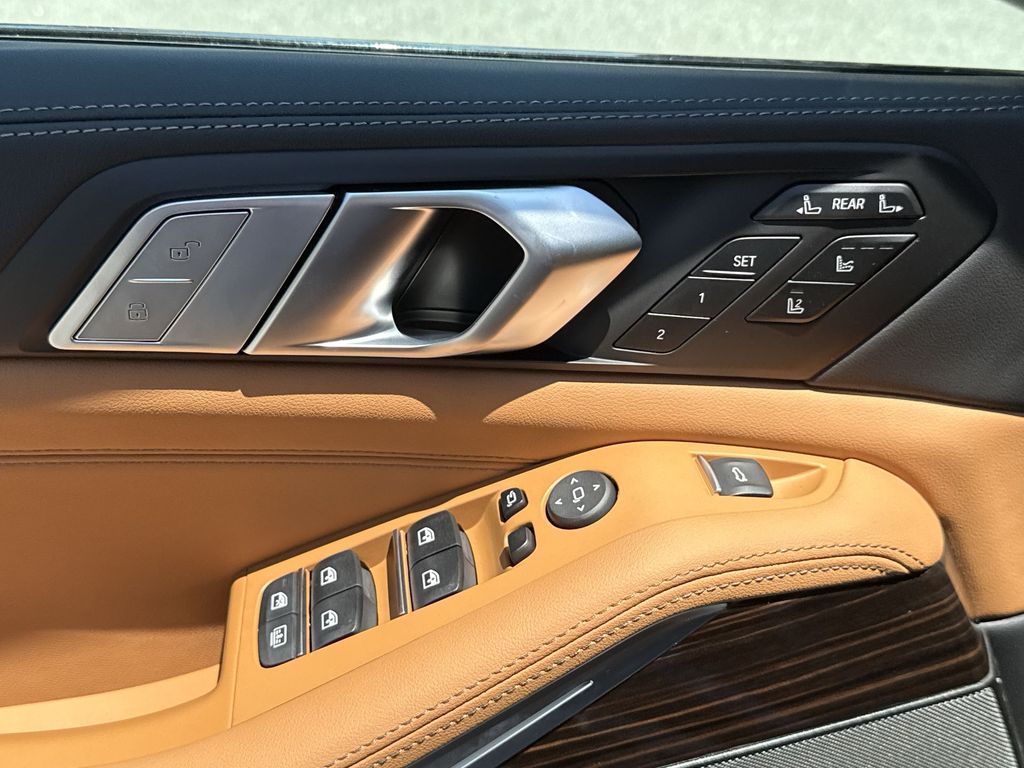 Thumbnail: 2027 BMW X7 - 13