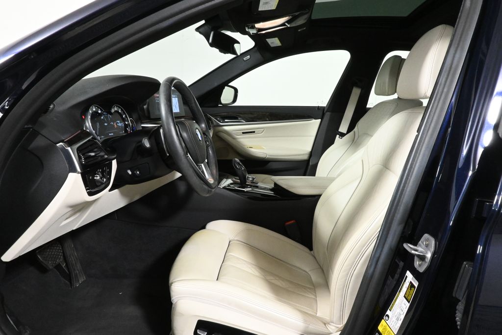Thumbnail: 2017 BMW 5 Series - 3