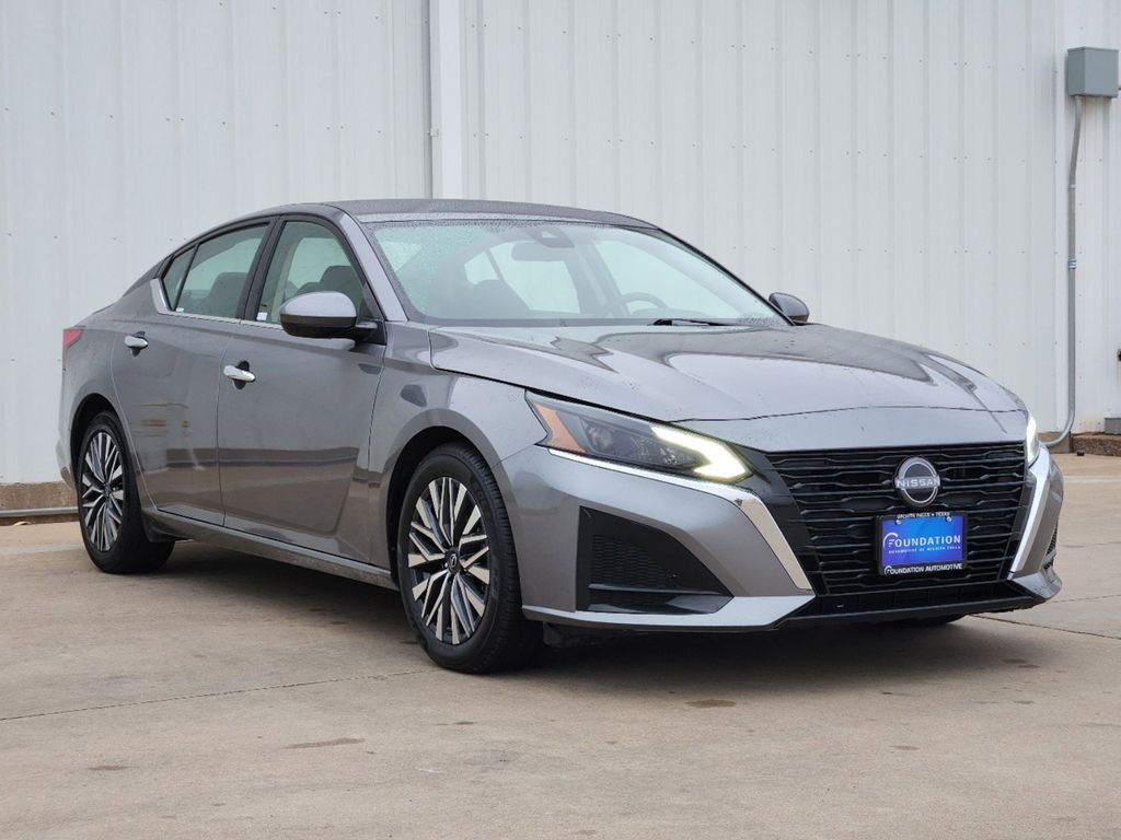 2023 Nissan Altima 2.5 SV 3