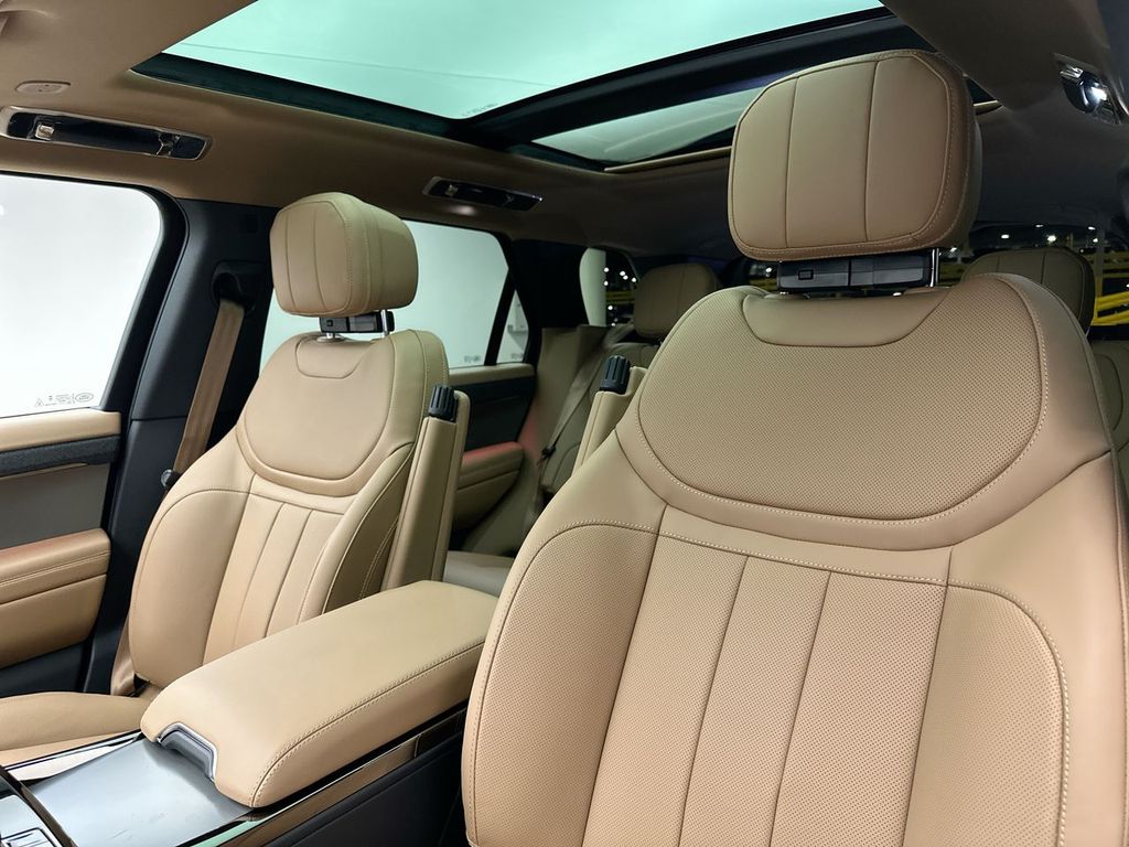 Thumbnail: 2024 Land Rover Range Rover Sport - 15