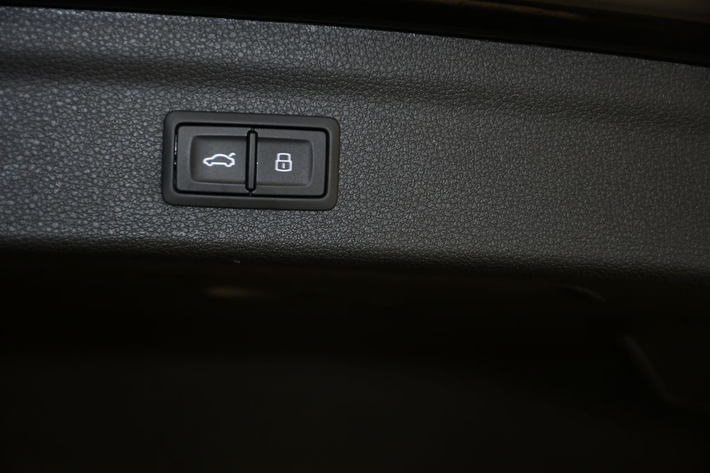 Thumbnail: 2023 Audi Q3 - 23