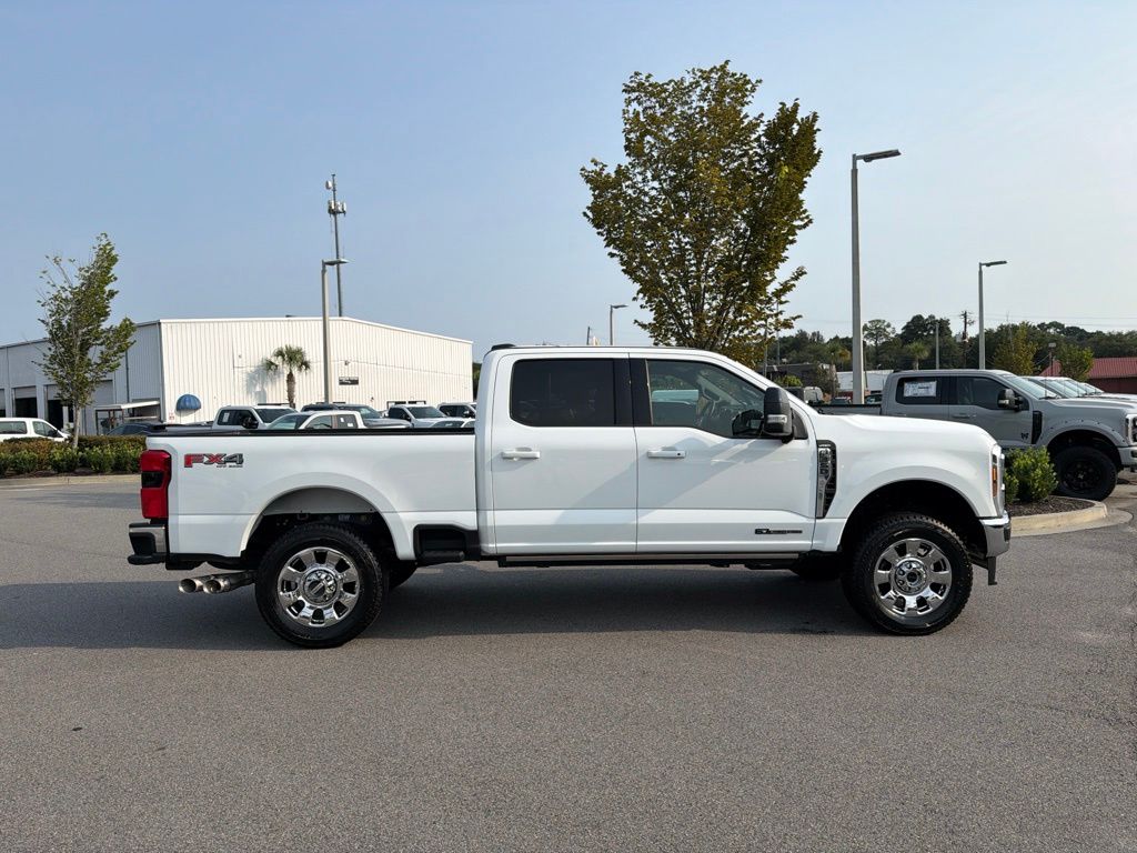 2026 Ford F-350 Super Duty LARIAT