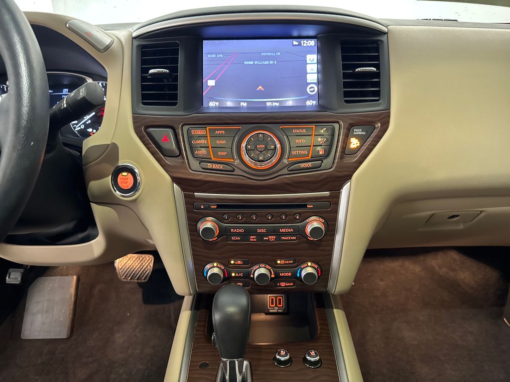 Certified Used 2018 White Nissan Platinum image 27