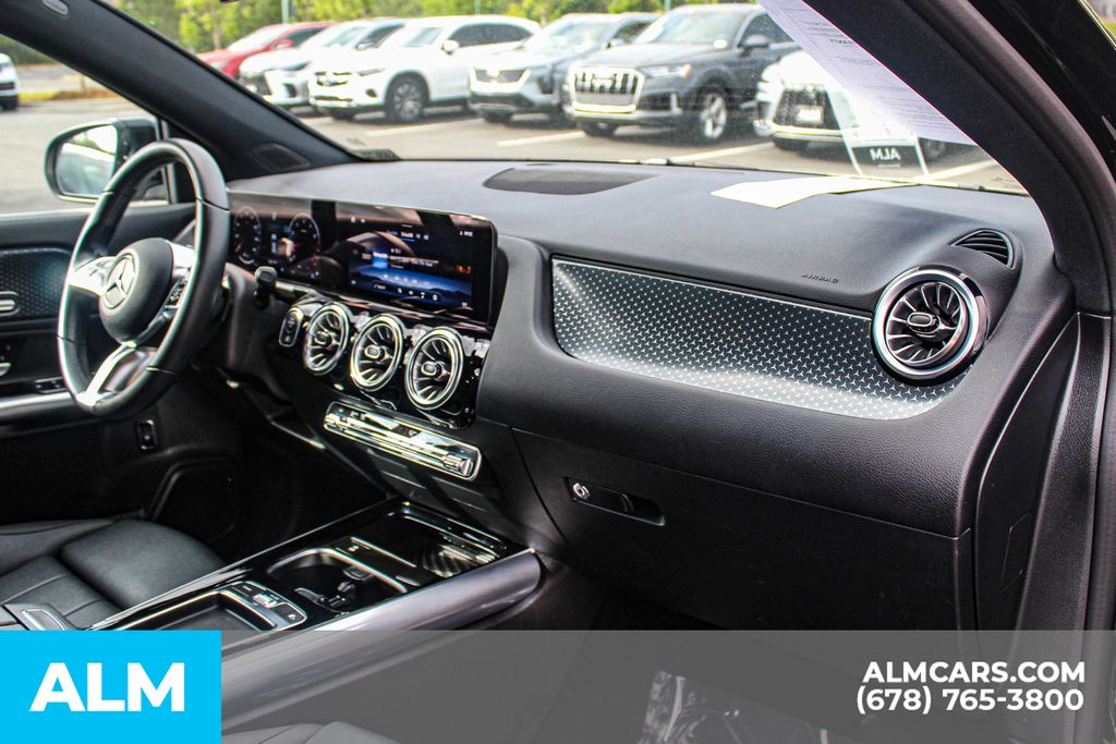 Used 2025 Black Mercedes-Benz GLA 250 image 24